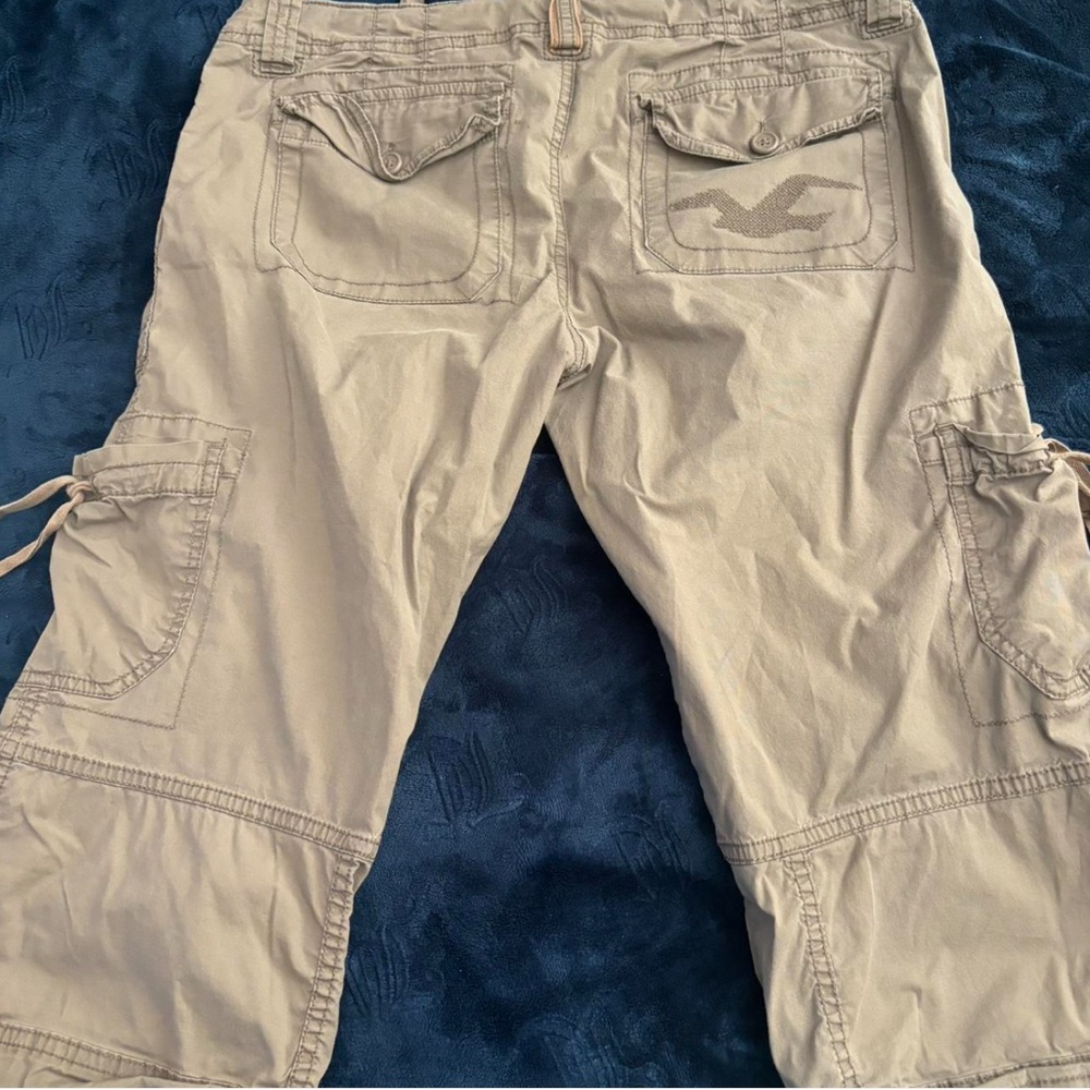 Vintage Hollister Tan Capri Pants With Embroidered Logo On The Butt Pocket.